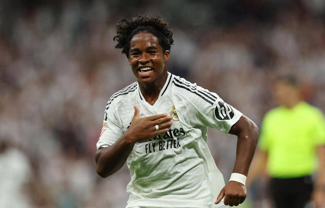 皇马19岁新星恩德里克加盟法甲里昂披9号战袍,获本泽马姆巴佩送上祝福