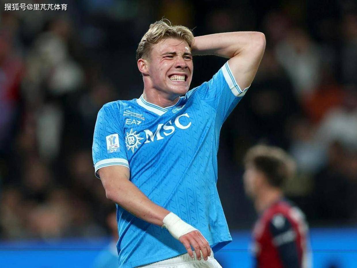 一己之力摧毁敌人后防夺冠:被曼联放弃的年轻锋霸,正在找回自己