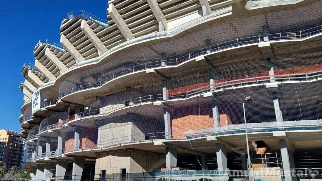 西甲 | 停摆16年终破局:瓦伦西亚新主场复工一周年,主席承诺2027年交付