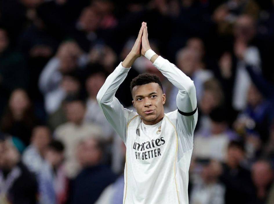 维尼修斯1人打败防线，姆巴佩双响竟成配角，皇马6-1胜摩纳哥